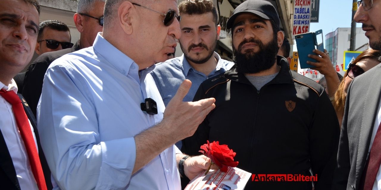 Ümit Özdağ ile Suriyeli arasında ilginç diyalog: Seninle Suriye'ye Gideceğiz