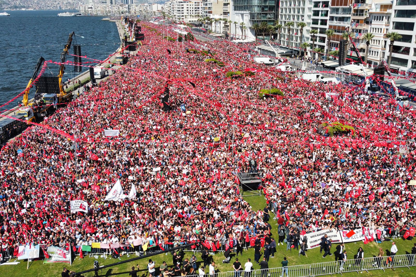 İzmir'de Millet İttifakına yoğun ilgi!