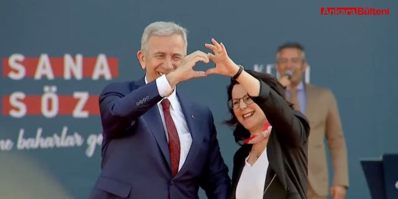 İzmir'de Mansur yavaş Rüzgarı! Mansur Yavaş İzmir mitingine eşi ile katıldı!