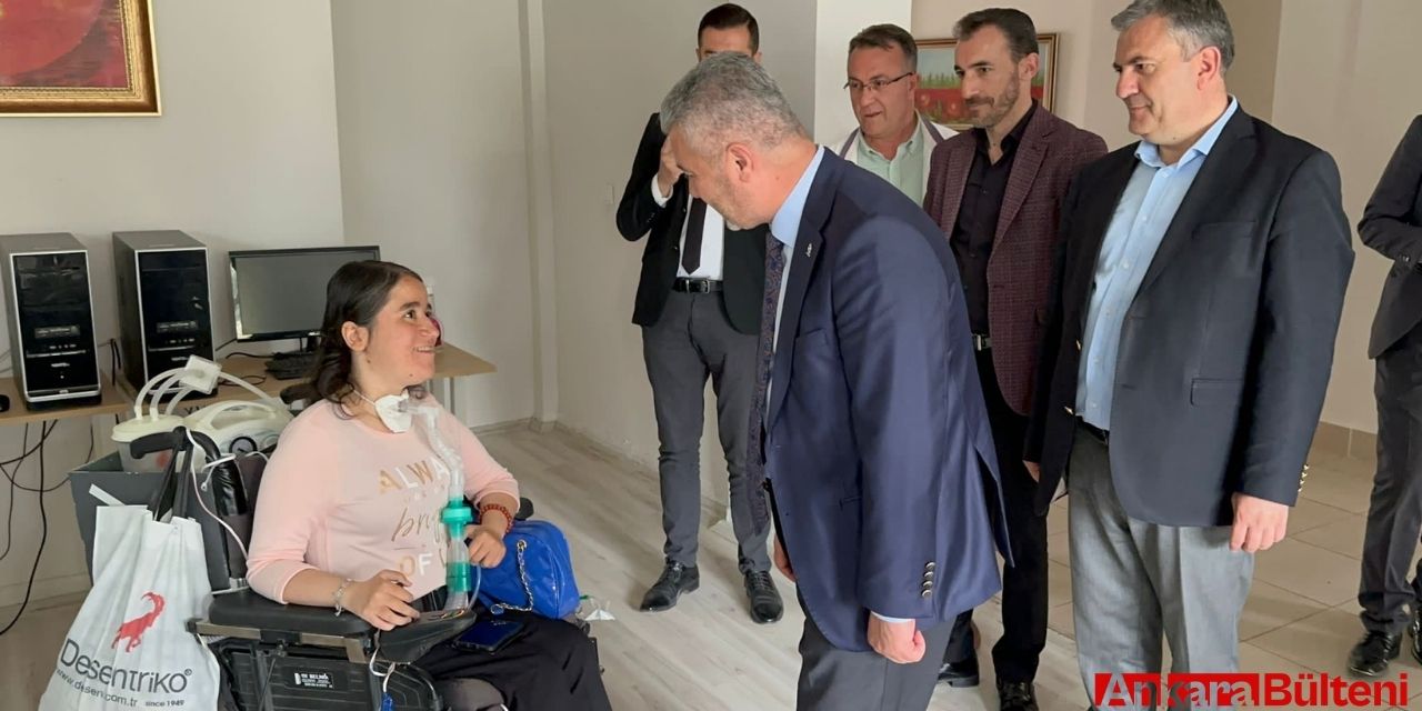 Çubuk Belediyesi Engelsiz Yaşam Merkezi’ni ziyaret etti.