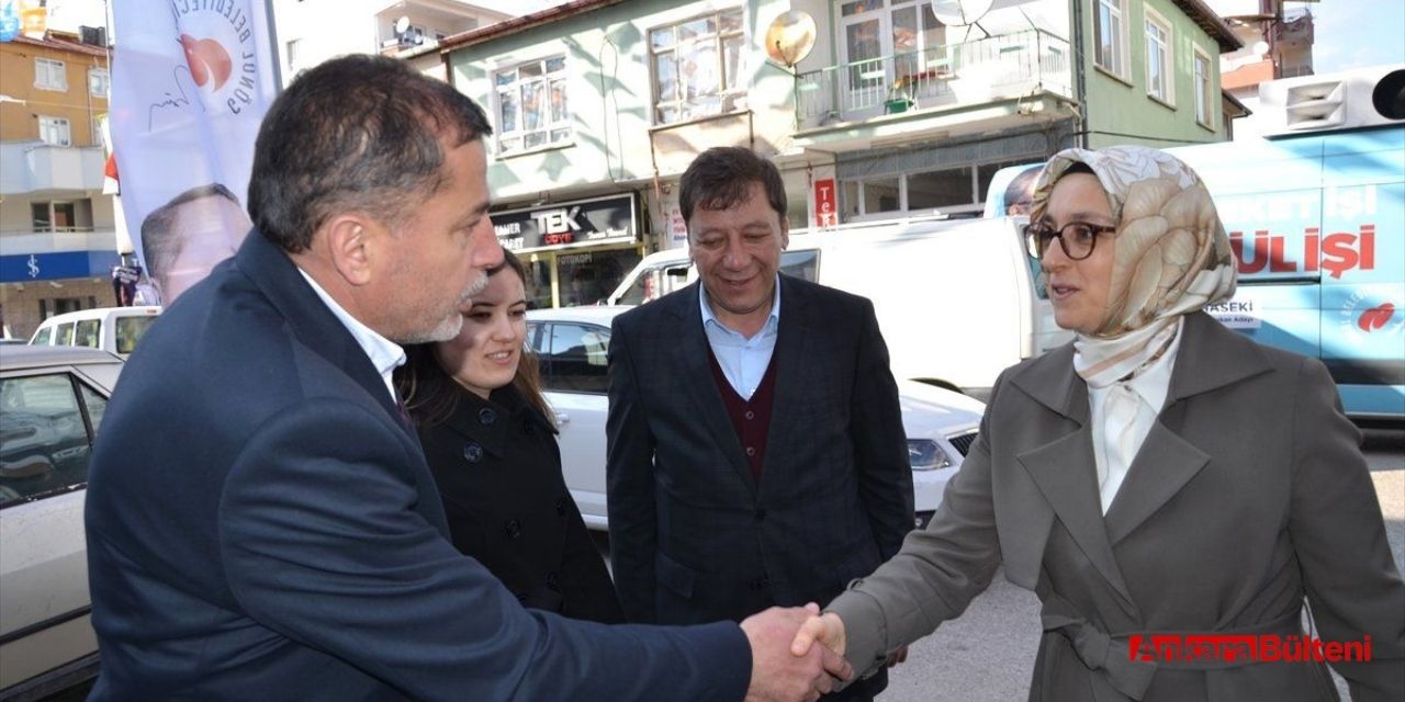 AK Parti Ankara Milletvekili Lütfiye Selva Çam Kızılcahamam İlçe Başkanlığını ziyaret etti!