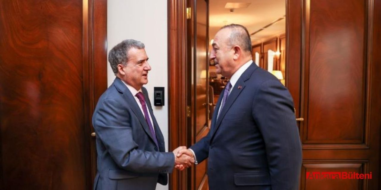 Bakan Çavuşoğlu'ndan dikkat çeken görüşme!