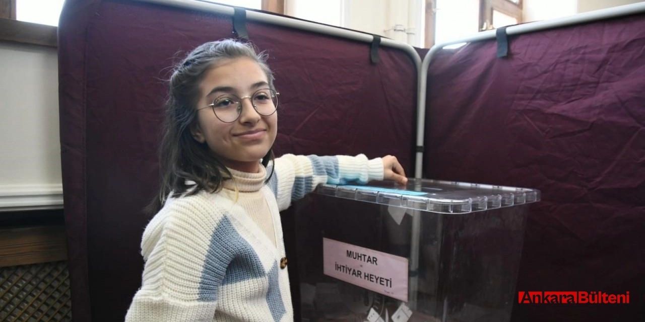 Ankara Mamak'ta çocuklar ve gençler sandığa giderek oy kullandı!