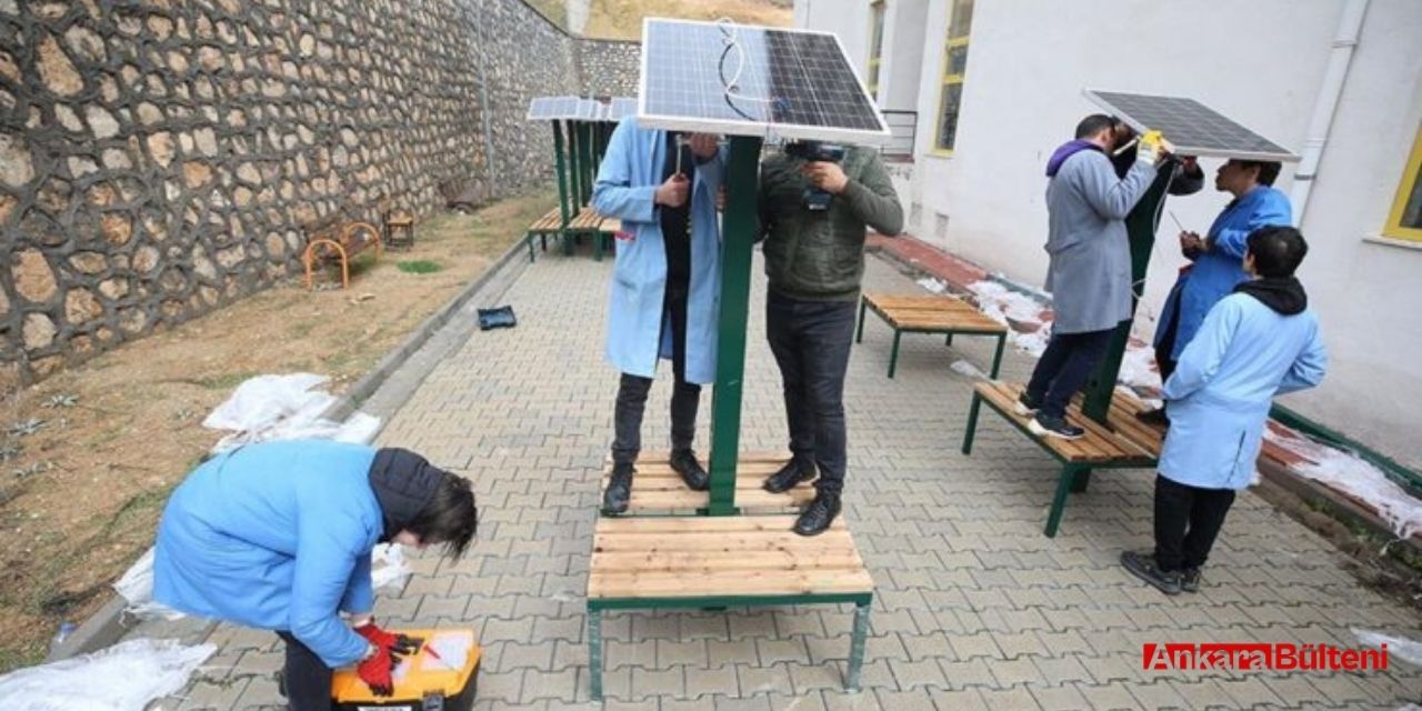Ankara'daki Cezeri Yeşil Teknoloji Mesleki ve Teknik Anadolu Lisesi elektrik üreten bank kurdu!