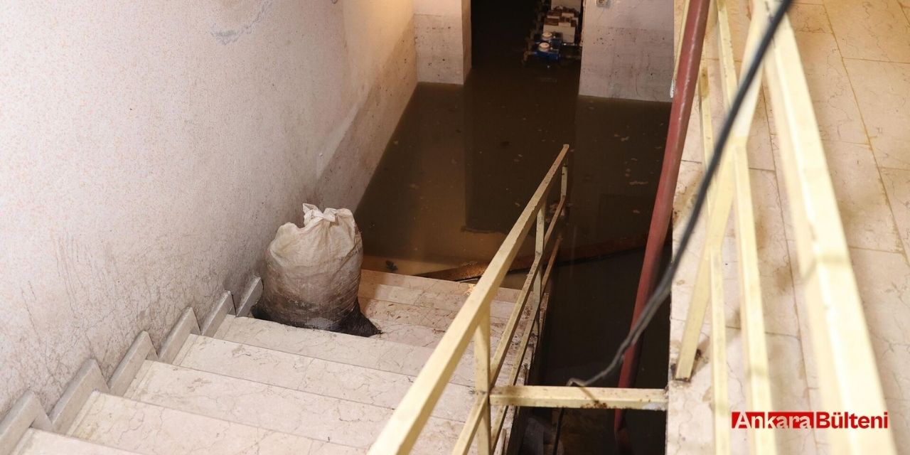 Ankara'da sağanak yağış dolayısıyla bazı evleri su bastı!