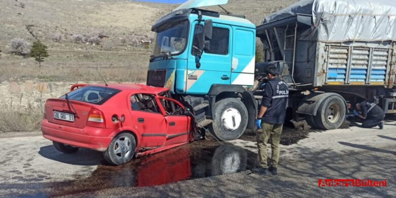 Otomobil ve tır çarpışması sonucu 1 kişi hayatını kaybetti