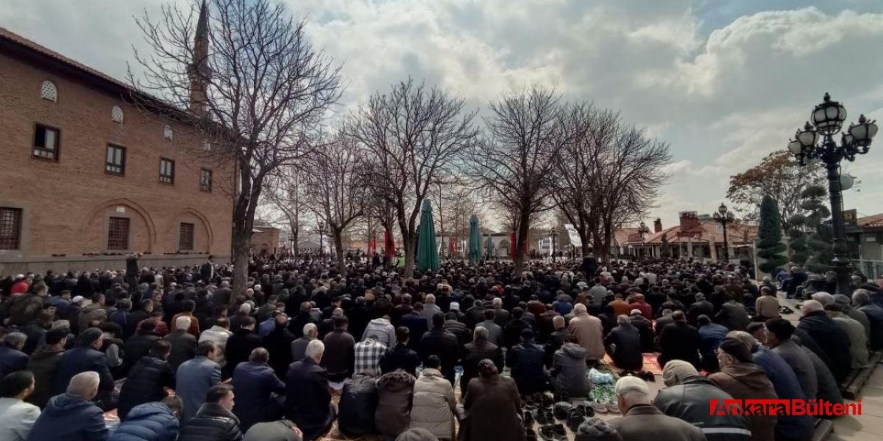 Ankara'da Ramazan ayının ilk Cuma namazı kılındı