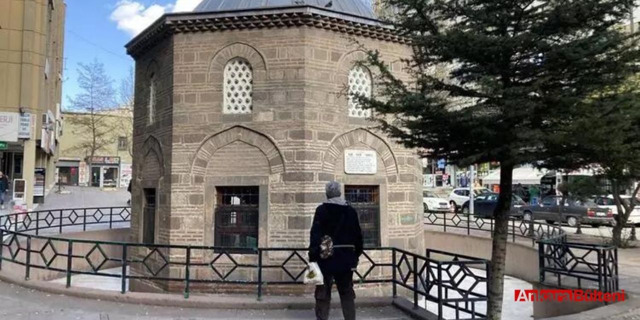 Karyağdı Türbesi’nin duvarı yazılarla doldu taştı