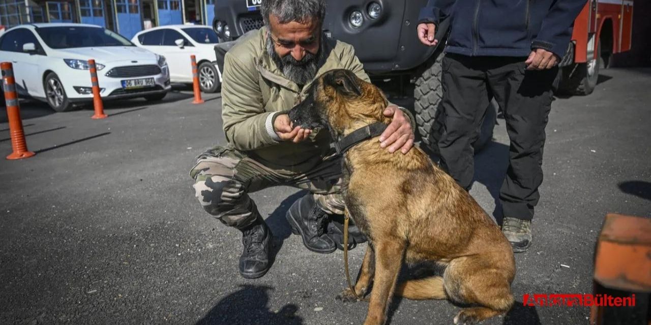 Enkaz altından kendisini kurtaran köpeği vücuduna kazıyacak