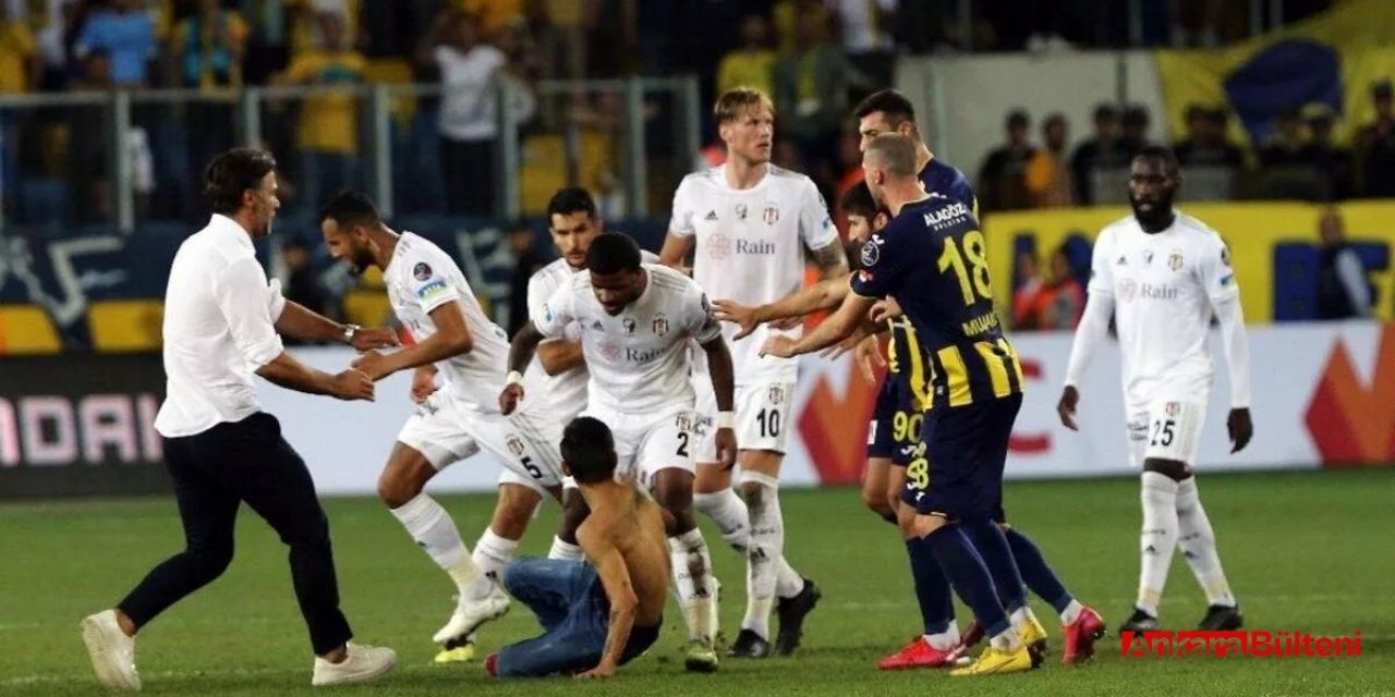 Ankara'da geçen yıl MKE Ankaragücü-Beşiktaş maçında sahaya inen şahsa hapis cezası