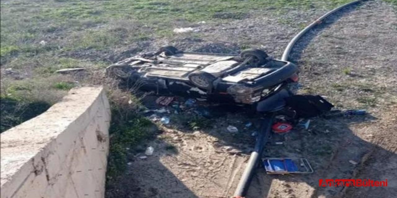 Ankara Beypazarı'nda tarlaya devrilen araç sürücüsü yaralandı