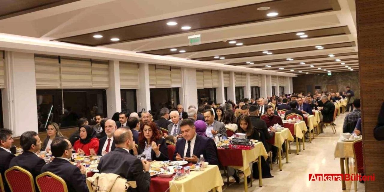 Ankara Cumhuriyet Başsavcılığı personelleri ve depremzedeleri iftarda bir araya getirdi