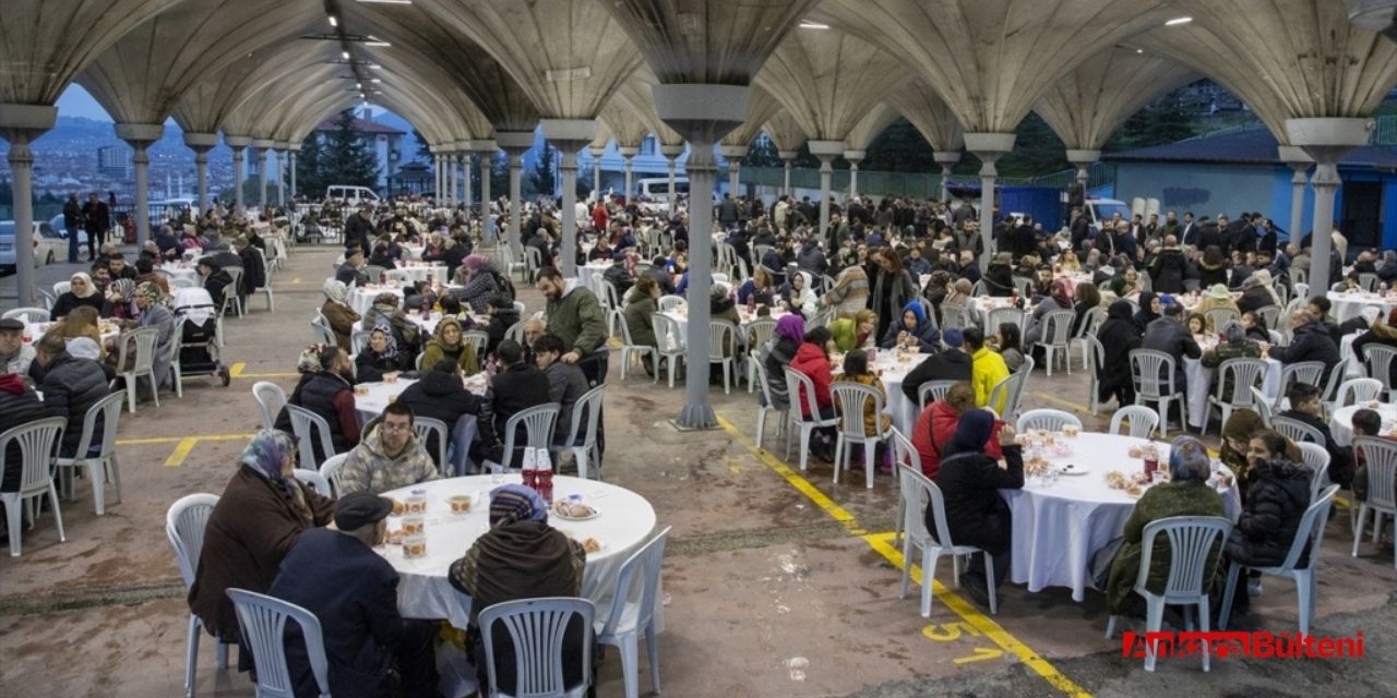 Yenimahalle Şentepe Gönüllüleri Derneği iftar yemeği düzenledi