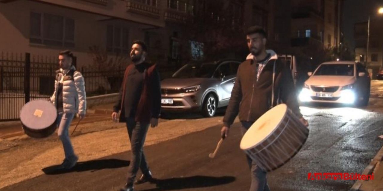 Depremzede ağabey ve kardeş Ankaralıları sahura kaldırıyor!