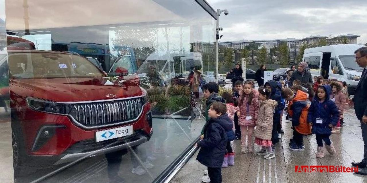 TOGG Ankara Millet Kütüphanesi'nde öğrenciler ve vatandaşlarla buluştu
