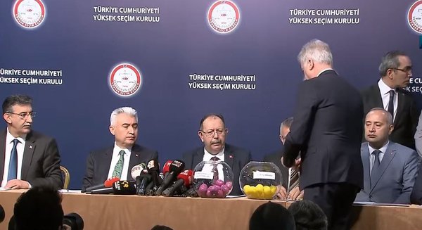 0x0-son-dakika-oy-pusulasi-icin-kura-cekimi-1680952139127.jpg
