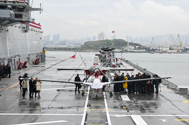 dunyanin-ilk-siha-gemisi-tcg-anadolu-yarin-halkin-15770758-5019-m.jpg