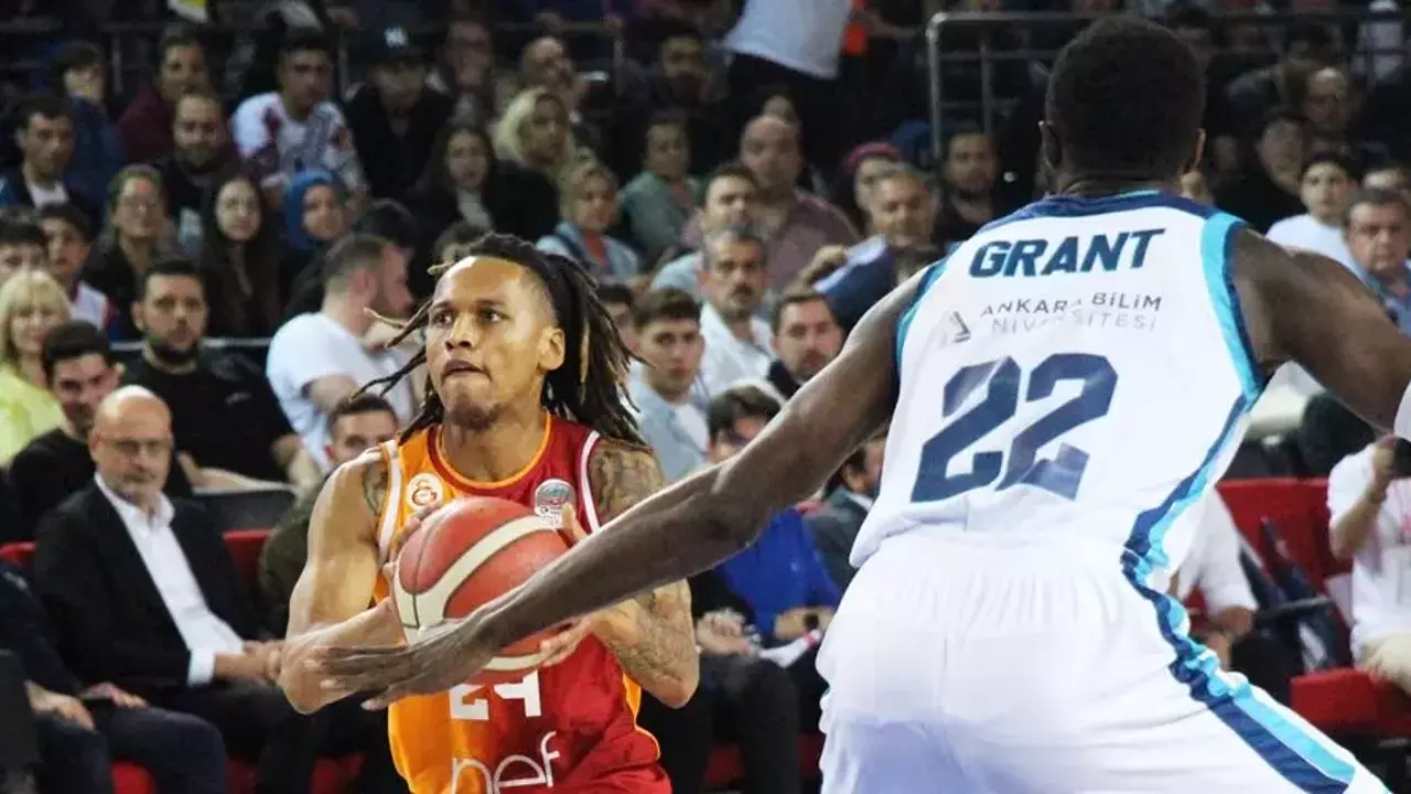 turk-telekom-galatasaray-nefi-rahat-gecti.webp