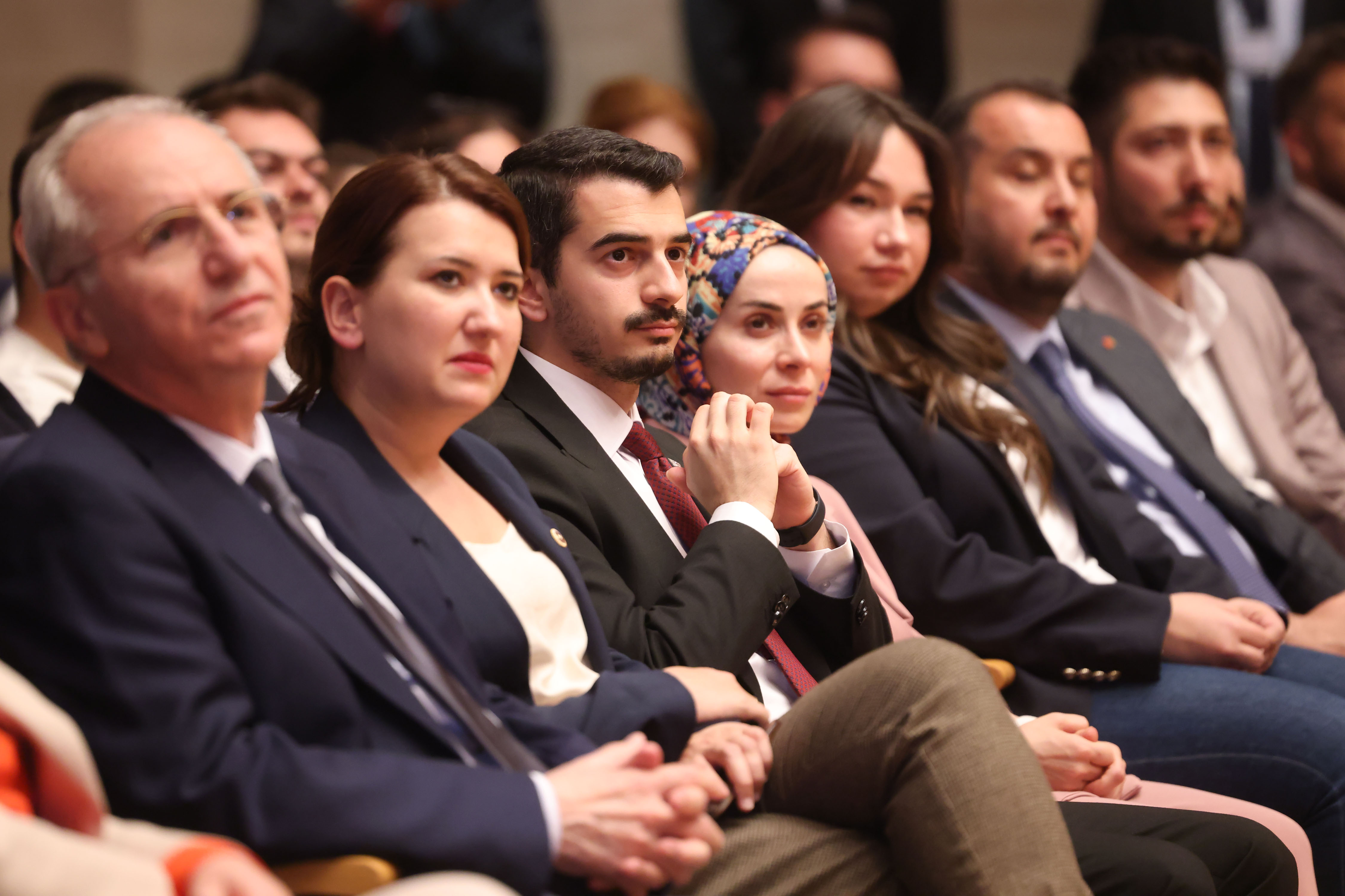 2024-04-18-bilkent-universitesi-genclik-bulusmasi-ozgur-ozel-3.jpg